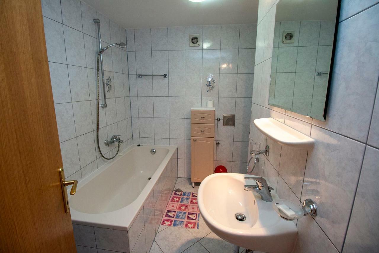 Apartmani Vrljicak Omis Bagian luar foto