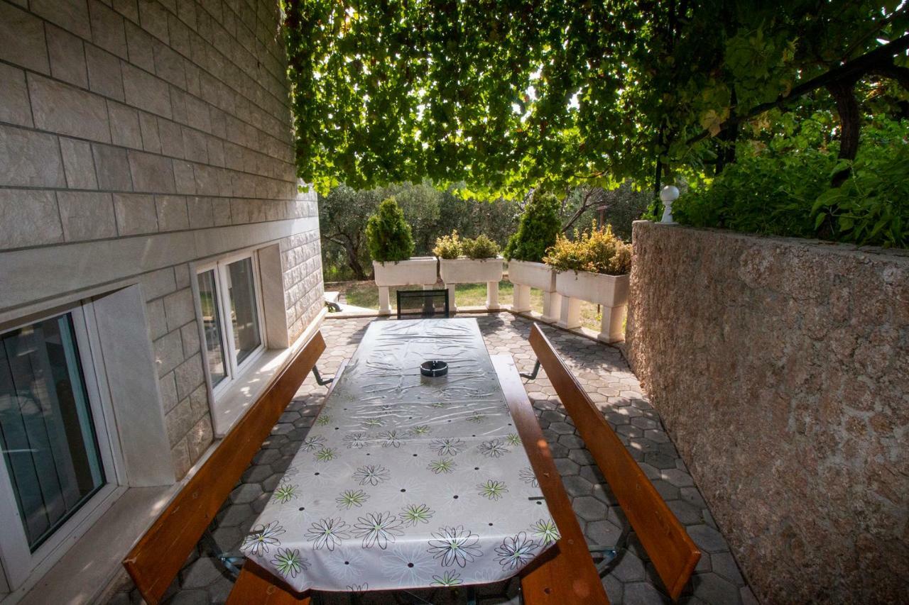 Apartmani Vrljicak Omis Bagian luar foto